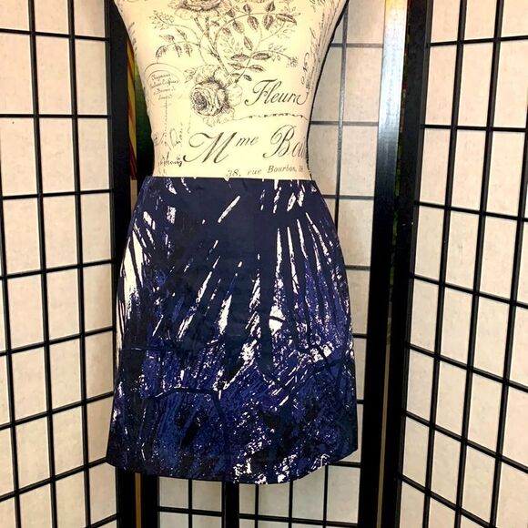 T Tahari Petite Blue and white abstract print skirt SZ US 0 - Picture 1 of 3